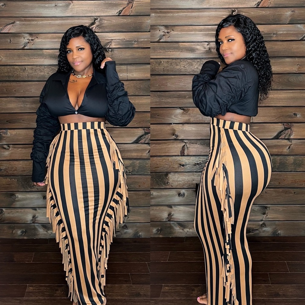 VERTICAL STRIPE PRINTED FRINGED MAXI SKIRT